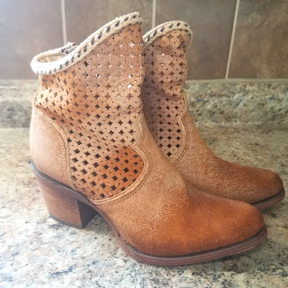 Corral Booties, 7.5 - Picture 1 of 4